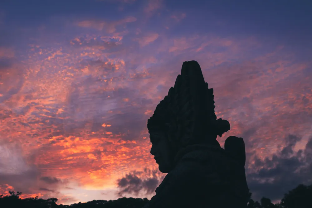 afternoon statue silhouette in bali 